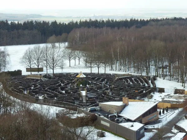 Blick vom Baudouinturm auf das Labyrinth auf der niederländischen Seite