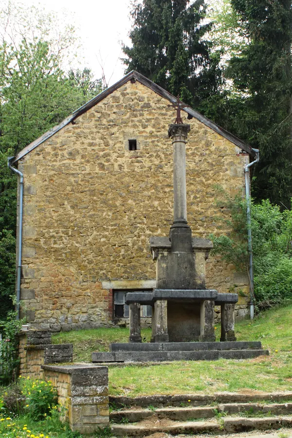 De Perron an der rue Launoy zu Meix-devant-Virton