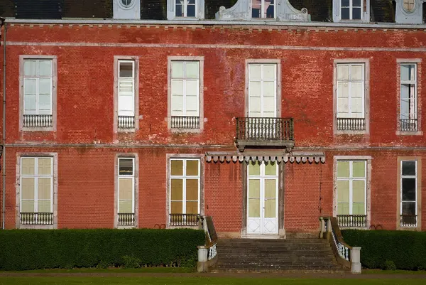 The castle of Dave by the Meuse River.