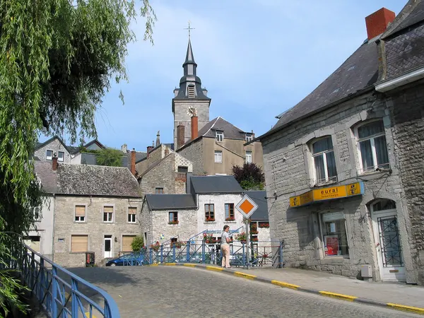 Couvin, rue Grand Pont.