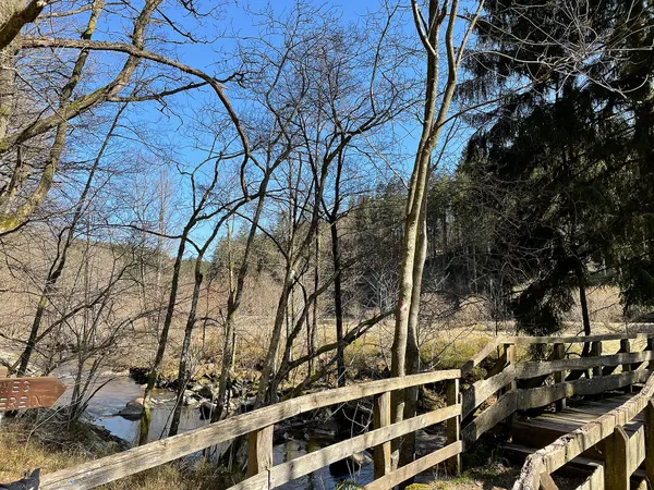 Oberes Rurtal mit den Felsbildungen der Ehrensteinley in NRW