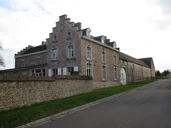 Chateau-ferme Heptia Ville-en-Hesbaye (Braives) Rue du Bolland