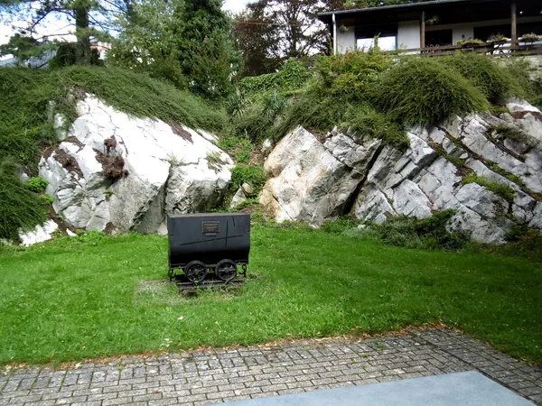 Lore als Denkmal für den Zinkabbau in Lontzen