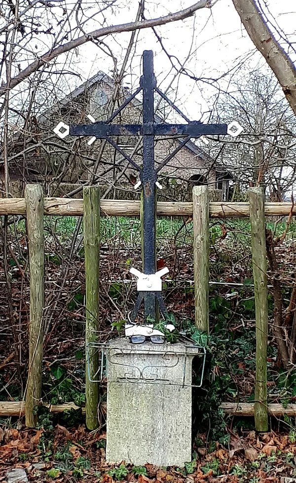 Wegekreuz an der Hellebender Gasse 1 in Lontzen