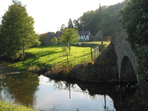 Fallais (Belgium), rue Alice de Donéa - The bridge on the Mehaigne river.