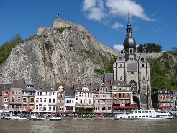 en.wikipedia.org/wiki/Dinant Dinant, Belgique, 04/2012