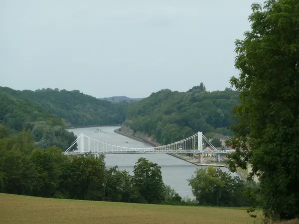 Albertkanaal ter hoogte van Kanne, gezien vanaf het plateau van Caestert, België