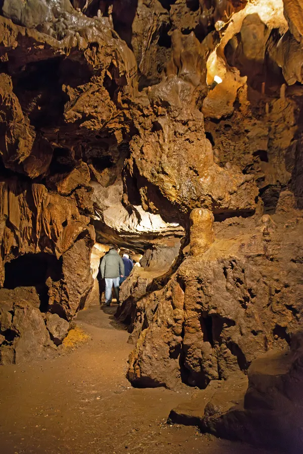 In den Grottes de Goyet bei Namur in Belgien.