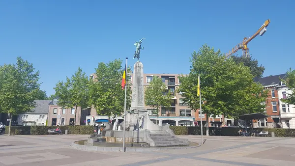 Place des combattants, Welkenraedt, Belgique