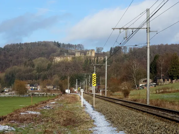 Bahnstrecke Verviers - Spa südlich der Burg Franchimont, links neben dem Gleis war offensichtlich Platz für ein zweites Streckengleis…