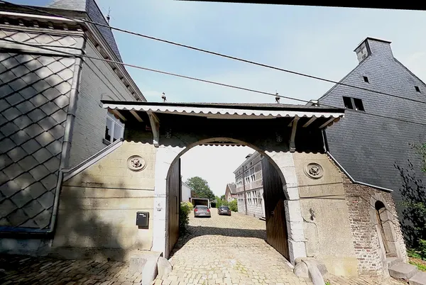 Château des Marronniers (anciennement de Bosse) à Chaineux (Herve); bâtisse de 1700, de style mosan, agrandie et modifiée au 19e siècle