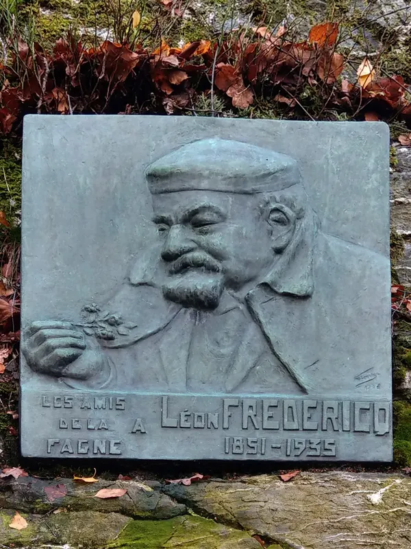 Plaque dedicated to Léon Fredericq (1851-1935) and placed by the club "Les amis de la Fagne"