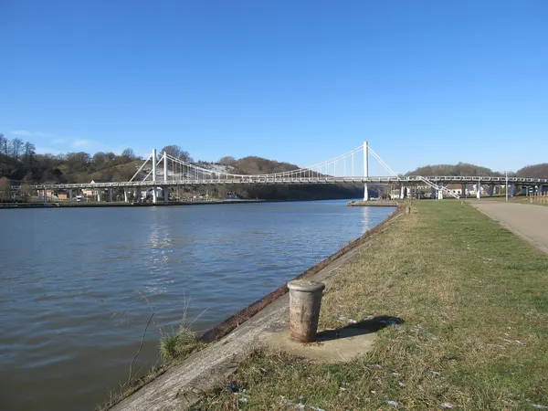 Podul de la Kanne, în provincia flamandă Limburg din Belgia, peste canalul Albert.