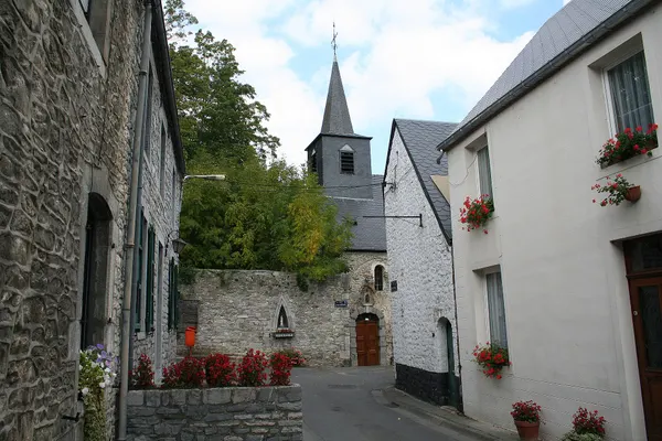 Waulsort (Belgium), rue de l’Église.