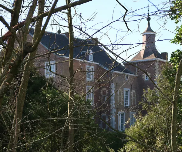 Château d'Oulhaye, Rue Campagne d'Oulhaye, Warfusée (Saint-Georges-sur-Meuse)