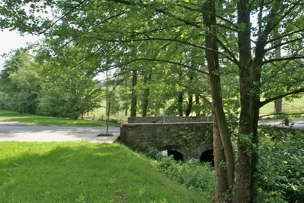 Tavier (Belgium): Bridge over the river Magrée