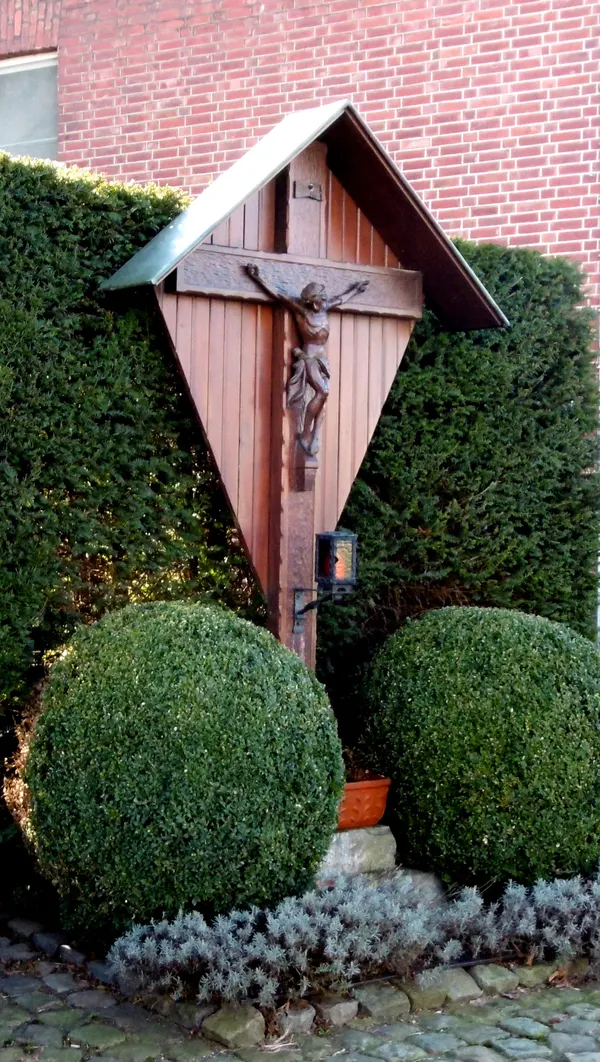 Wegekreuz am Haus Hochstraße 35 in Raeren