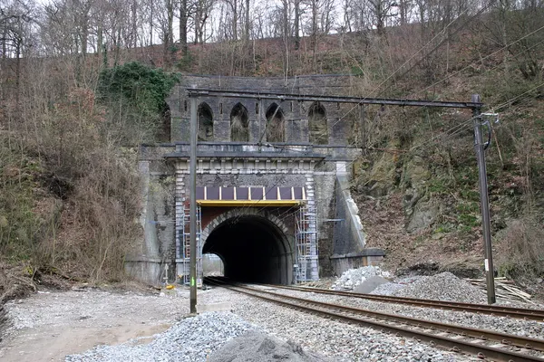 Den Tunnel vu Chaudfontaine am Januar 2008 bei Renovéierungsaarbechten. Kapp Chaudfontaine