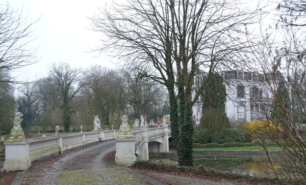 Kasteel Rosmeulen, directeurswoning van vroegere Chocoladefabriek in Nerem (Tongeren).