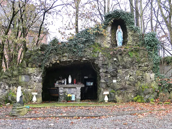 Grotte Notre-Dame de Lourdes à Béemont (Ouffet)