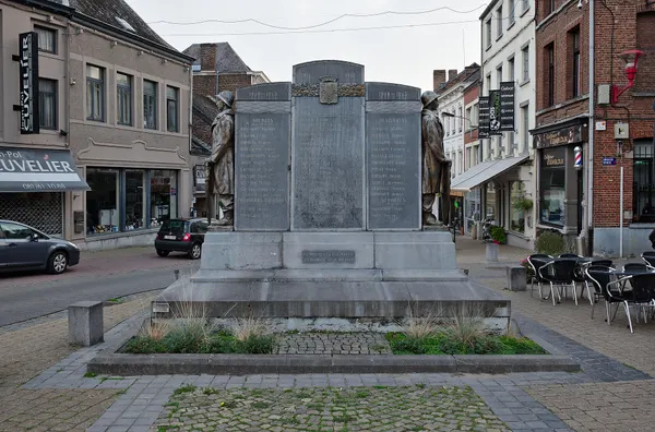 World War memorial in Gembloux (DSCF