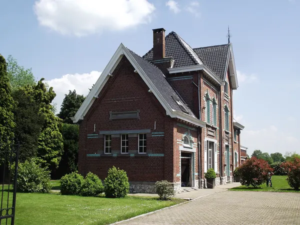 De vroegere stelplaats en station van de buurtspoorwegen in Sart-Risbart.
