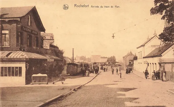 Rochefort Arrivée du tram de Han.