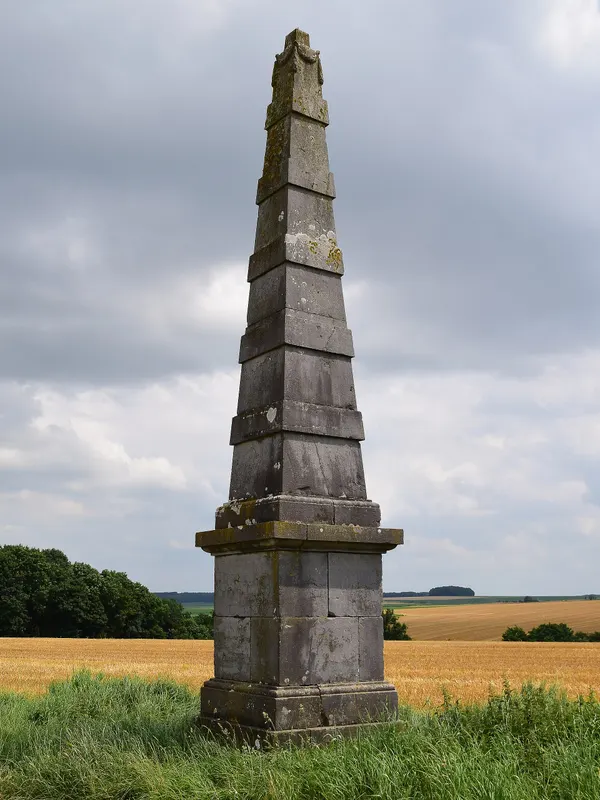 In the middle of the fields, east of Havelange, stands this 7.8m high obelisk, locally known as "La Pyramide.