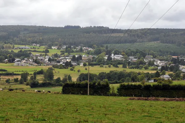 Vue sur le village de Lavacherie depuis le cimetière de la F.N.A.P.G.