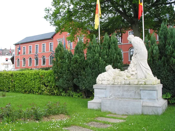 Nassogne (Belgium), memorial dedicated to the heroes of the first world war and the town hall.