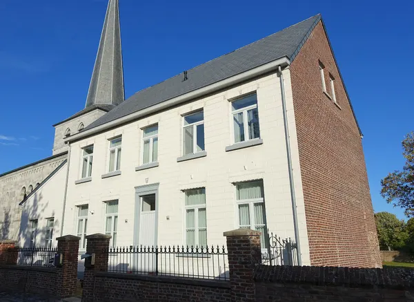 Pastorij naast de kerk van Aldeneik; tweede helft 19de eeuw; Erfgoed 86174