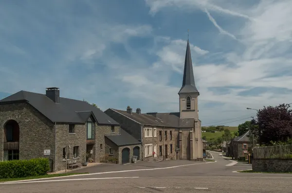 Mogimont, church: l'église des Saints-Pierre-et-Paul