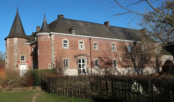 Château du Temple en Longpré (Wanze), ferme-château jadis propriété de l'ordre du Temple et mentionnée dès 1313, bâtiments du XVIIIe siècle