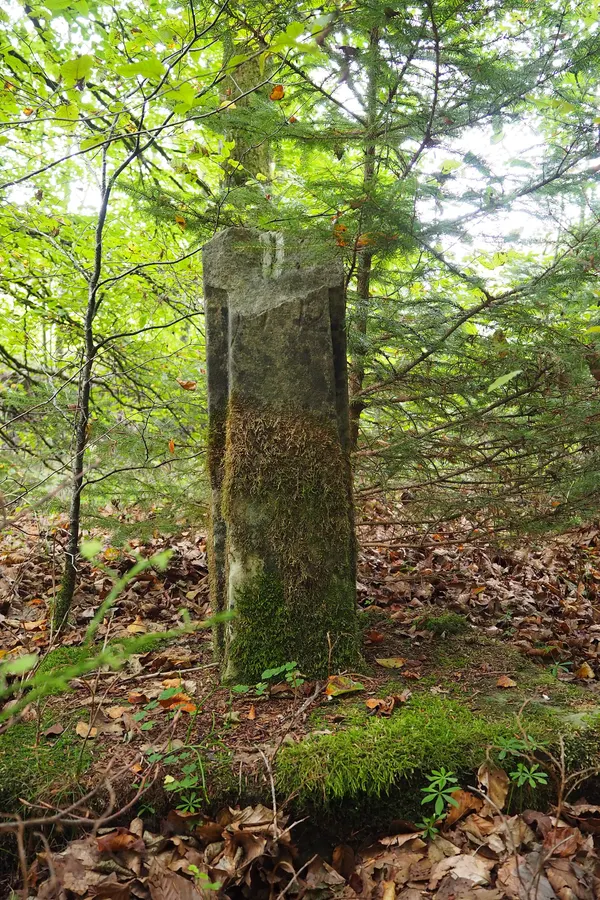 Calvaire dans la vallée des Trois Moulins à Guirsch