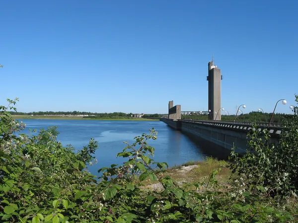Boussu-lez-Walcourt (Belgium), the Platte-Taille lake, the dam and the scenic tower.