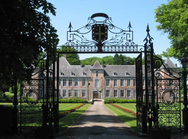 Haltinne (Belgique), the entry of the castle (1635).