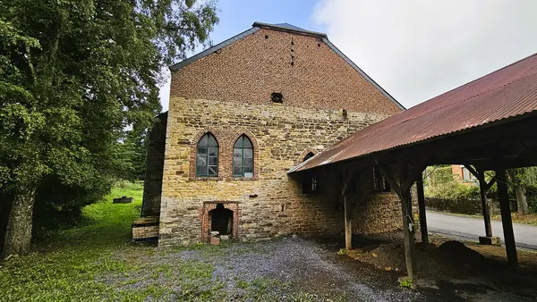 Ancienne fonderie de cloches de Tellin sise dans la commune de Tellin dans la province de Luxembourg en Belgique.