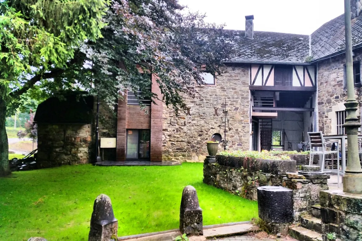 Koetshuis Loft in Robertville