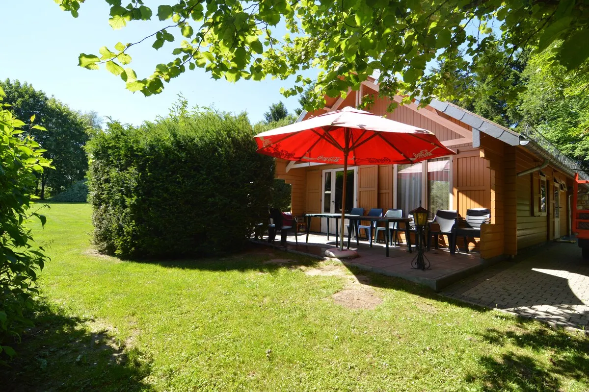 Névada pour huit in Ovifat