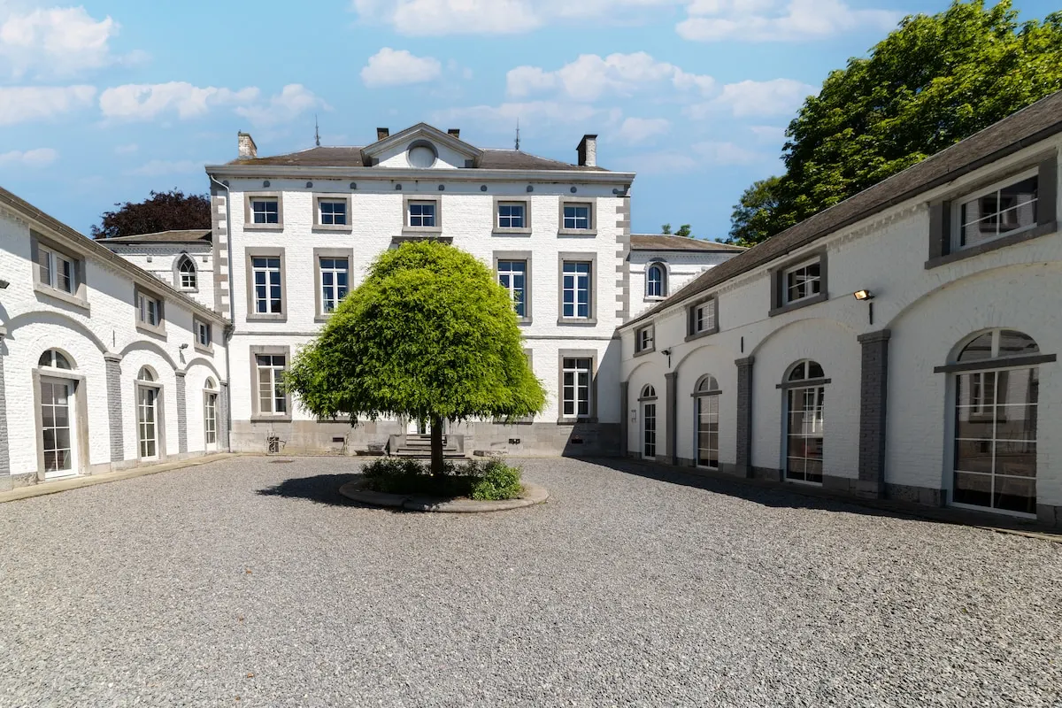Château St-Jean in Mettet