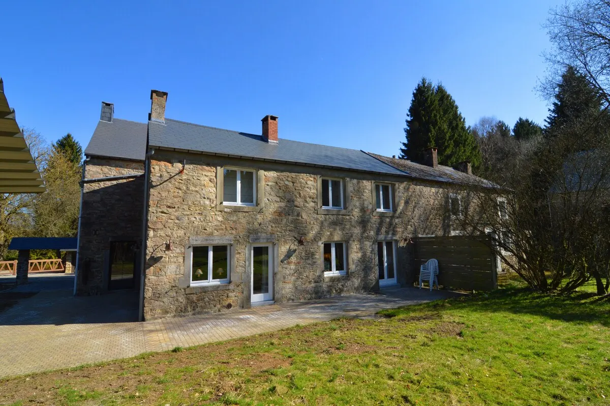 Les Houppias in Nismes