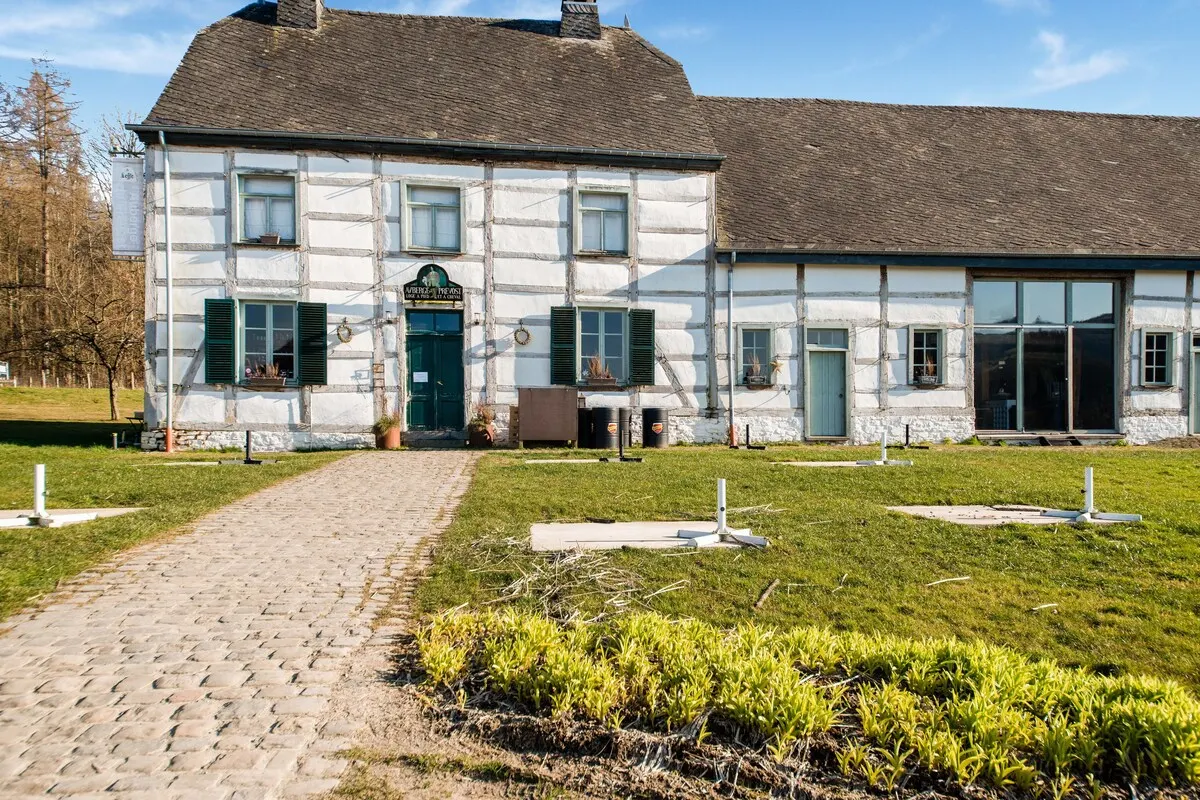 Les Bûcherons in Awenne