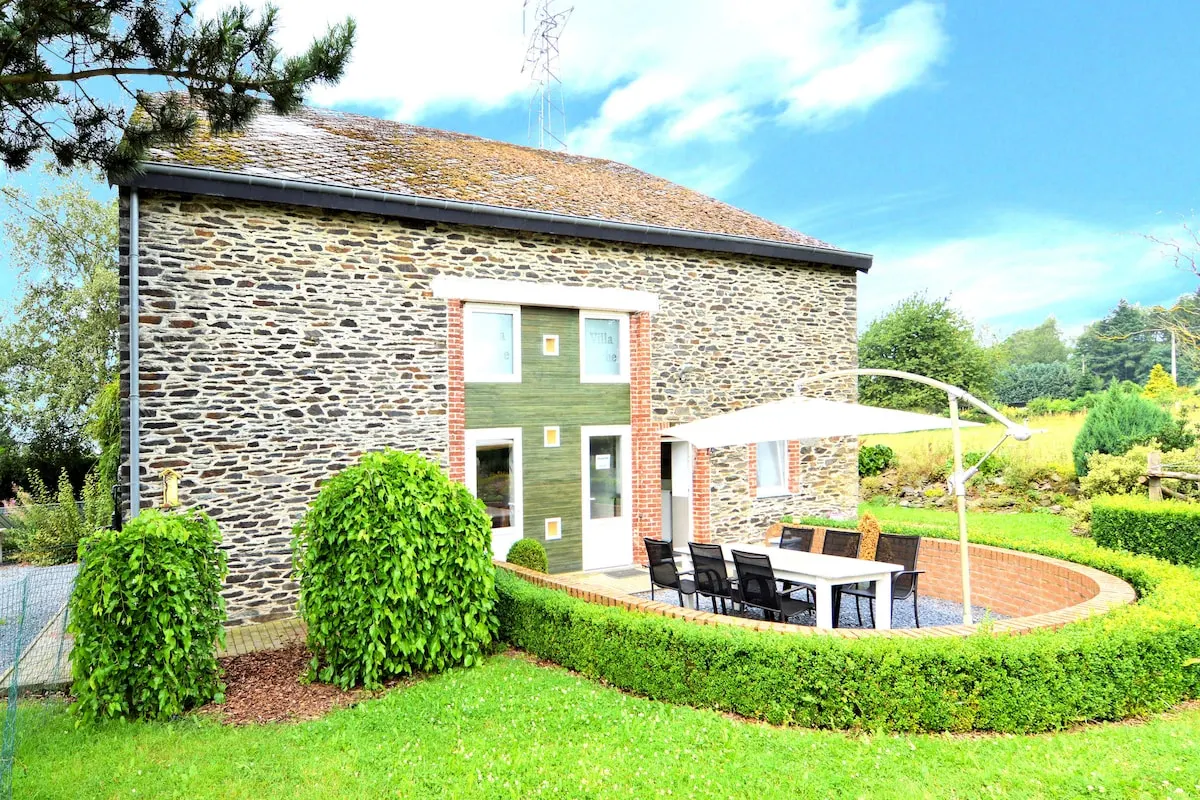 VillaRoche Maison 8p in Nisramont